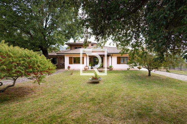 casa indipendente in vendita a Cesena in zona Borello