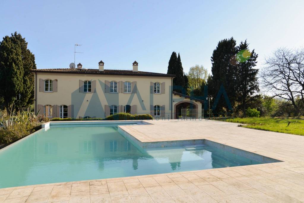 casa indipendente in vendita a Cesena in zona Cesuola