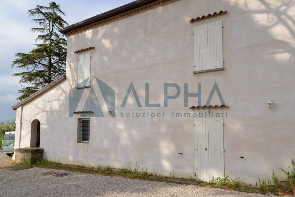 casa indipendente in vendita a Cesena in zona Macerone