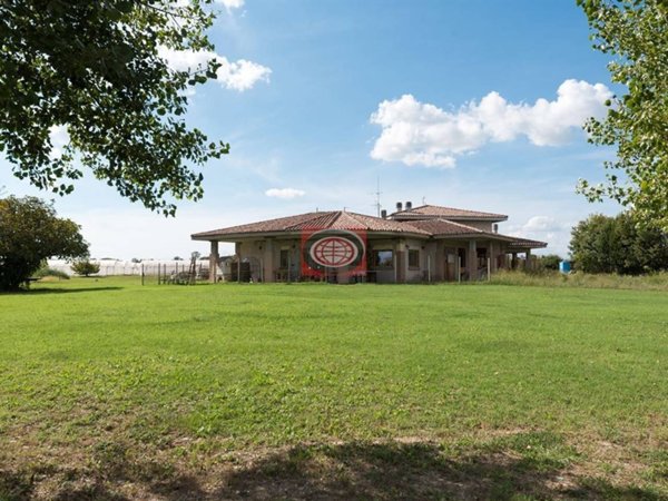 casa indipendente in vendita a Cesena
