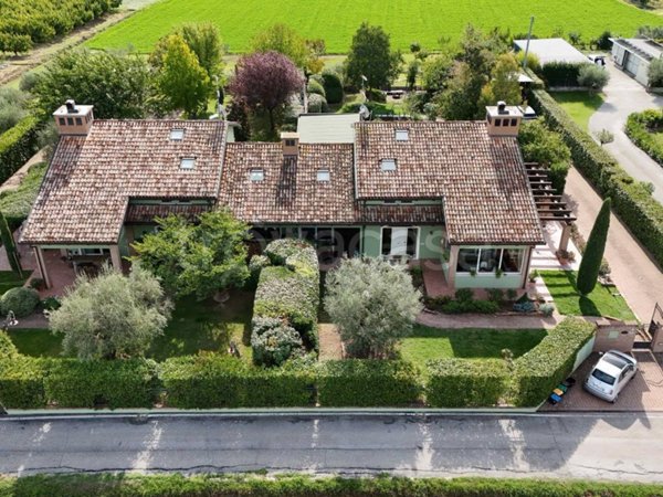 casa indipendente in vendita a Cesena in zona San Vittore