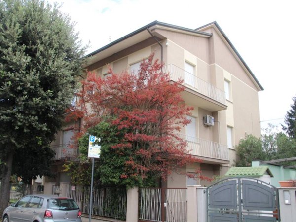 casa indipendente in vendita a Cesena in zona Centro Storico