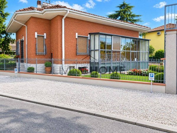 casa indipendente in vendita a Cesena