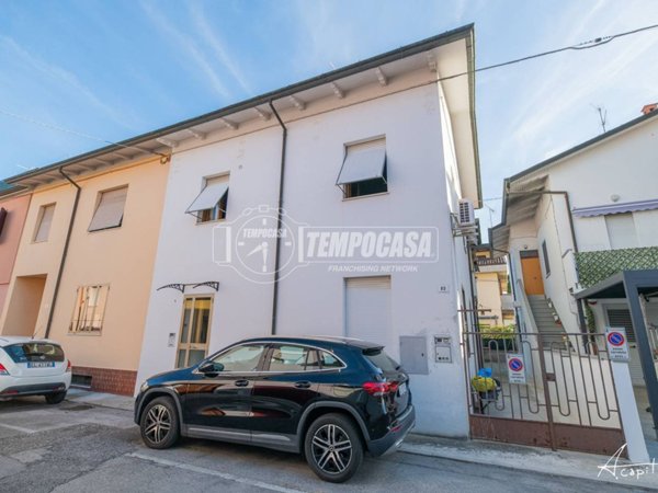 casa indipendente in vendita a Cesena