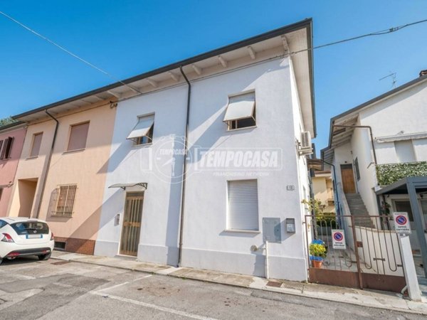 casa indipendente in vendita a Cesena