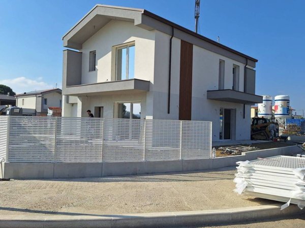 casa indipendente in vendita a Cesena in zona Torre del Moro