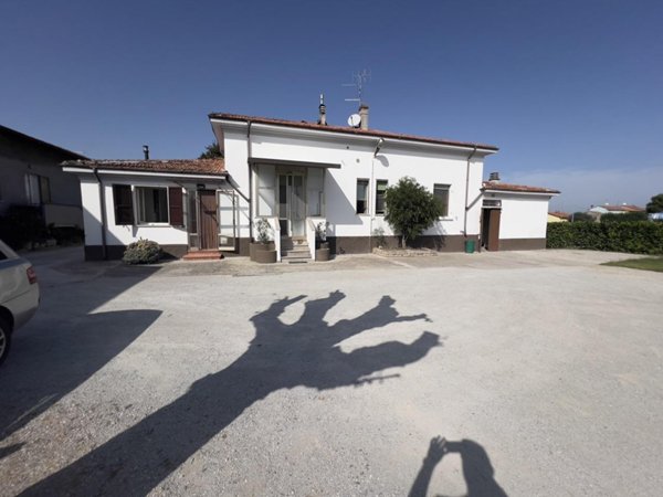 casa indipendente in vendita a Cesenatico in zona Borella