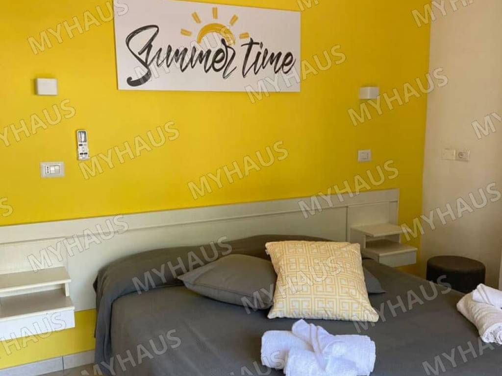 intera palazzina in vendita a Cesenatico in zona Valverde