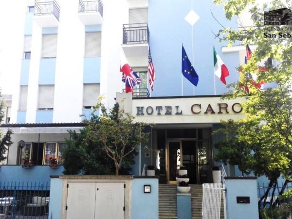 intera palazzina in vendita a Cesenatico in zona Villamarina