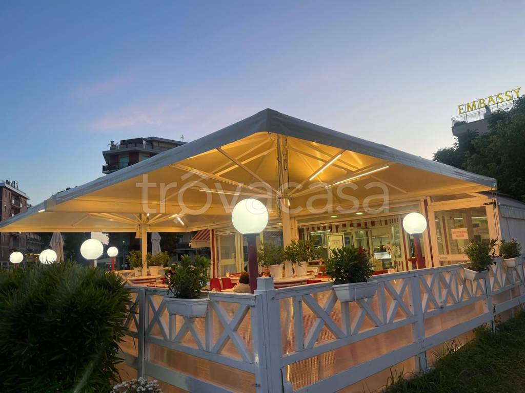 negozio in vendita a Cesenatico in zona Valverde