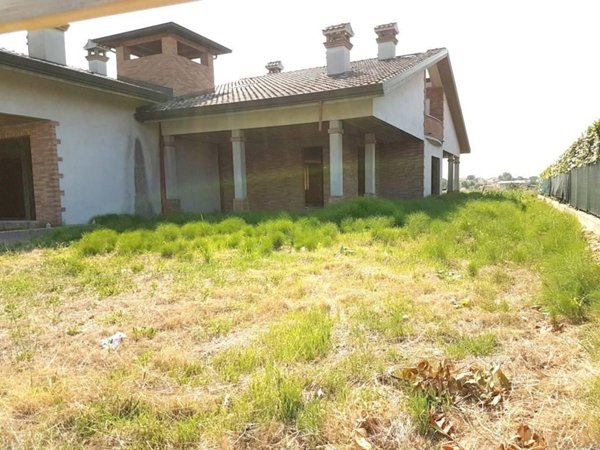 casa indipendente in vendita a Cesenatico in zona Borella