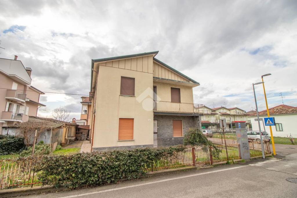 casa indipendente in vendita a Cesenatico in zona Villamarina