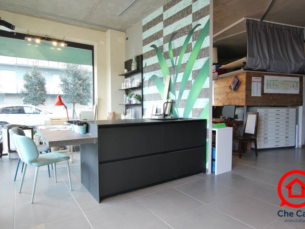 ufficio in vendita a Cesenatico in zona Valverde