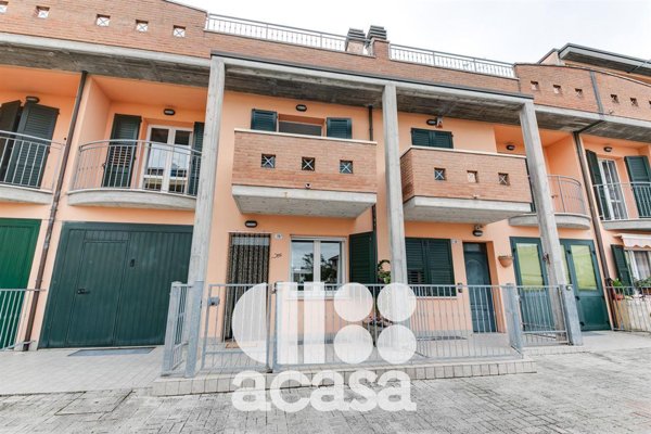 casa indipendente in vendita a Cesenatico in zona Villamarina