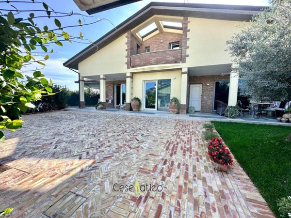 casa indipendente in vendita a Cesenatico