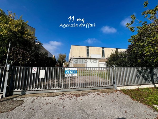ufficio in vendita a Cesenatico in zona Villamarina