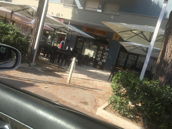 locale commerciale in vendita a Cesenatico