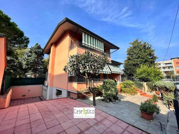 casa indipendente in vendita a Cesenatico
