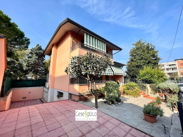 casa indipendente in vendita a Cesenatico