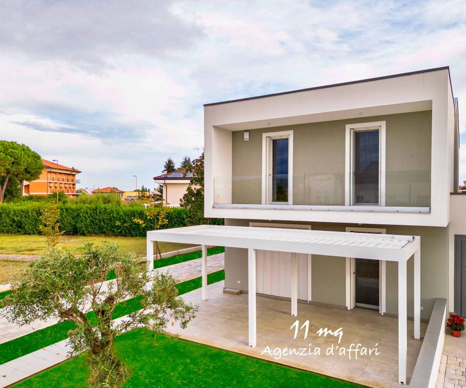 casa indipendente in vendita a Cesenatico