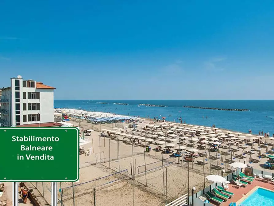 negozio in vendita a Cesenatico