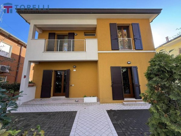 casa indipendente in vendita a Cesenatico
