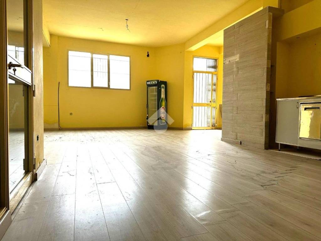 negozio in vendita a Cesenatico in zona Valverde
