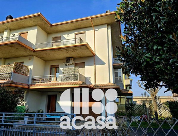 casa indipendente in vendita a Cesenatico in zona Villamarina