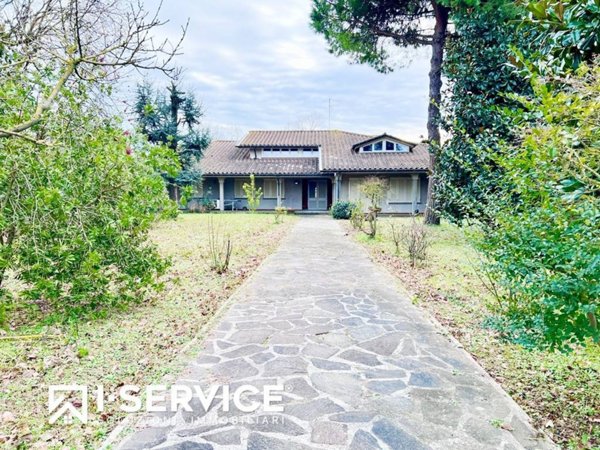 casa indipendente in vendita a Cesenatico