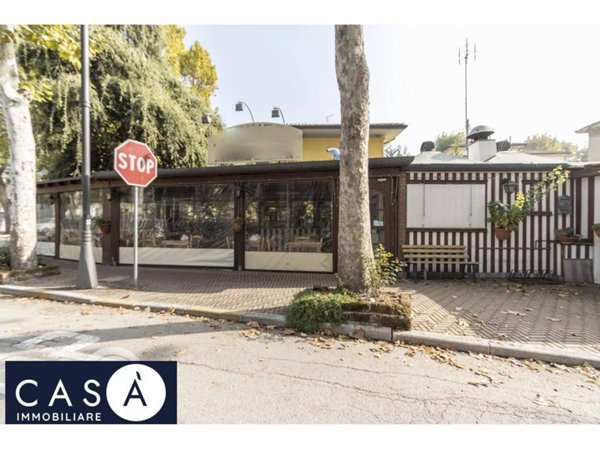 negozio in vendita a Cesenatico in zona Sala