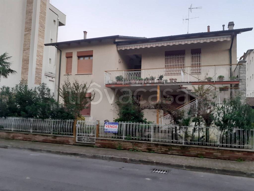 casa indipendente in vendita a Cesenatico