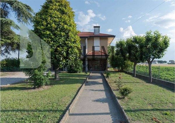 casa indipendente in vendita a Cesenatico
