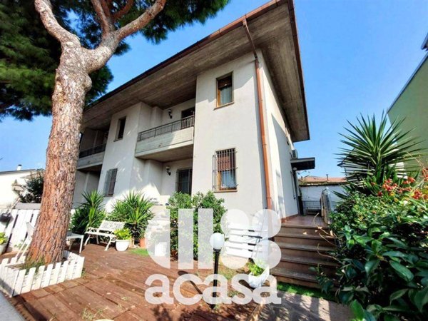 casa indipendente in vendita a Cesenatico