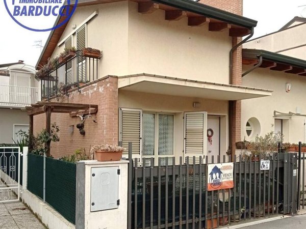 casa indipendente in vendita a Cesenatico