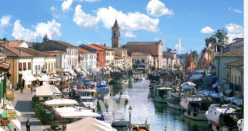negozio in vendita a Cesenatico