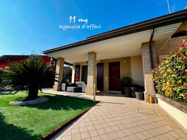 casa indipendente in vendita a Cesenatico in zona Bagnarola