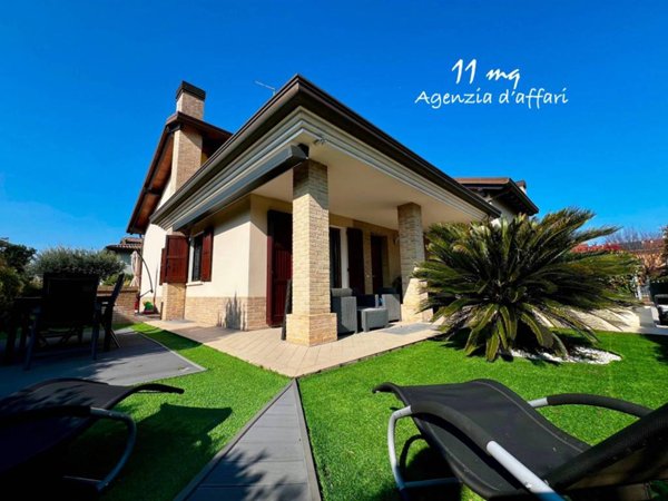 casa indipendente in vendita a Cesenatico in zona Bagnarola