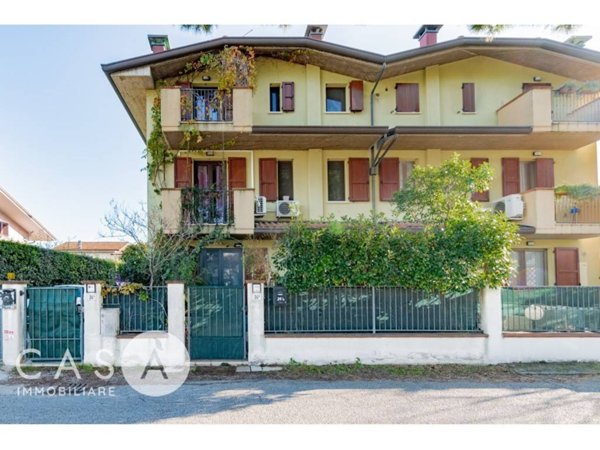 casa indipendente in vendita a Cesenatico in zona Villamarina
