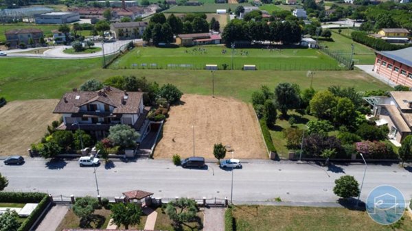 terreno edificabile in vendita a Cesenatico in zona Bagnarola