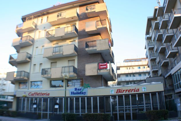 negozio in vendita a Cesenatico in zona Valverde
