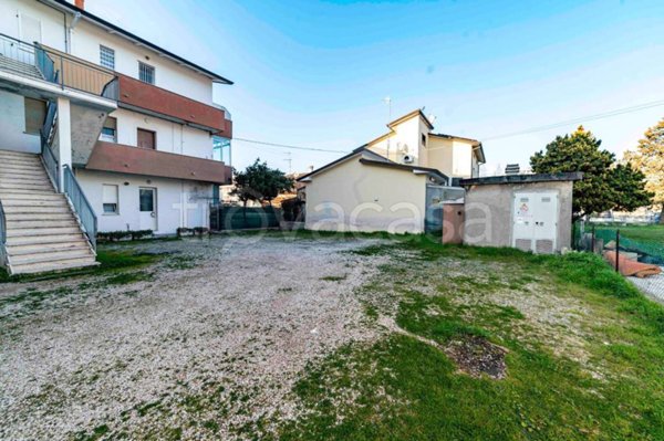 appartamento in vendita a Cesenatico in zona Villamarina