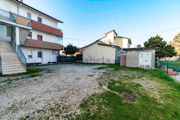 appartamento in vendita a Cesenatico in zona Villamarina