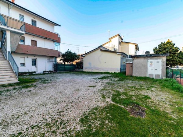 appartamento in vendita a Cesenatico in zona Villamarina