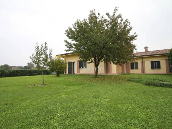 casa indipendente in vendita a Cesenatico in zona Villamarina