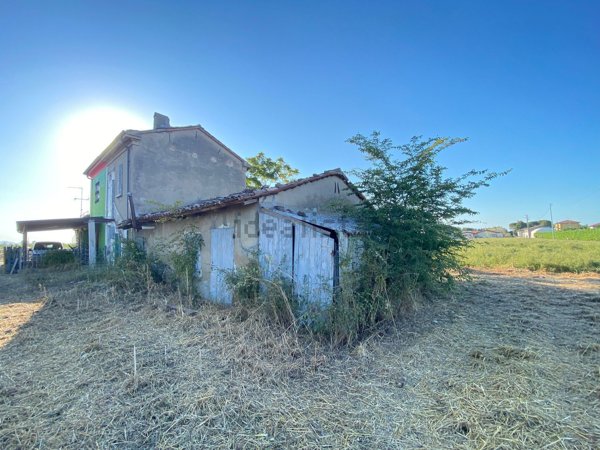 casa indipendente in vendita a Cesenatico in zona Sala