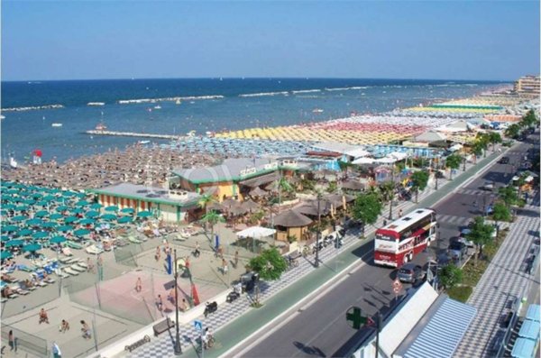 negozio in vendita a Cesenatico