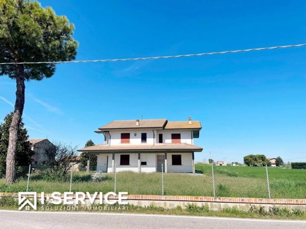 casa indipendente in vendita a Cesenatico in zona Sala