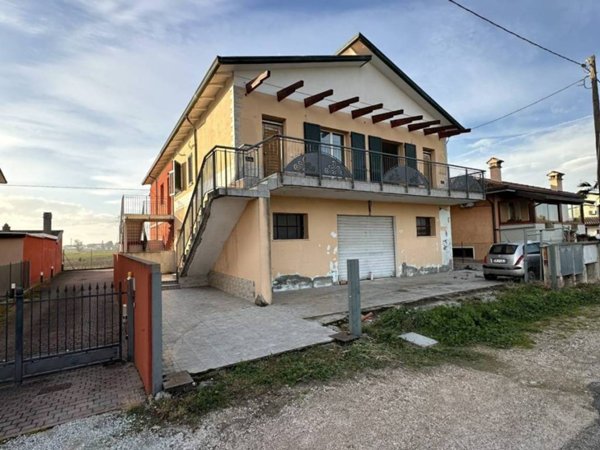casa indipendente in vendita a Cesenatico in zona Villalta