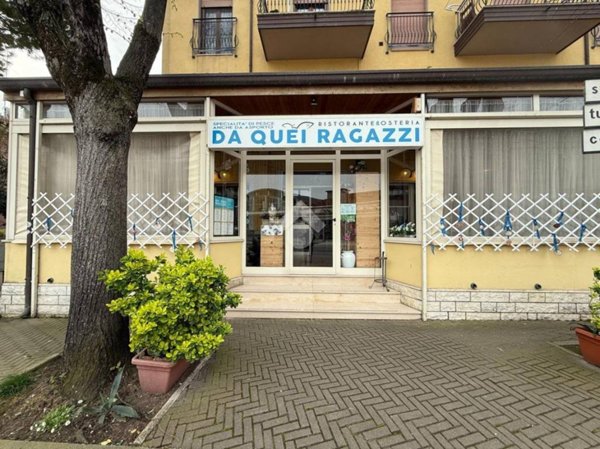 negozio in vendita a Cesenatico