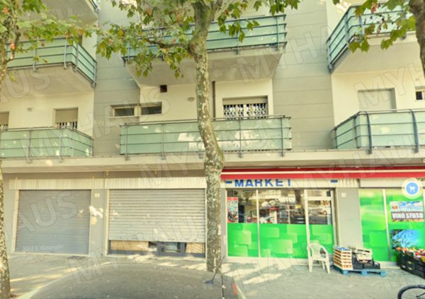 negozio in vendita a Cesenatico in zona Valverde